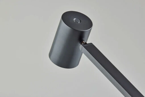 Newman Desk Lamp With Wireless Charging