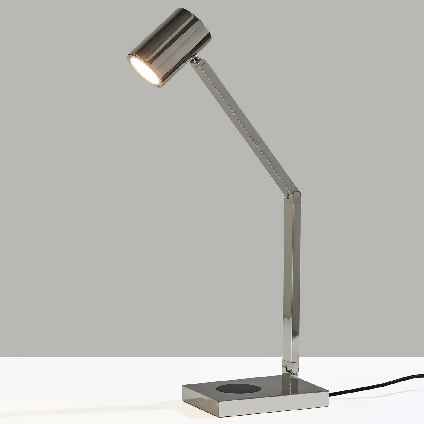 Newman Desk Lamp With Wireless Charging 6 Newman Desk Lamp With Wireless Charging - Image 4
