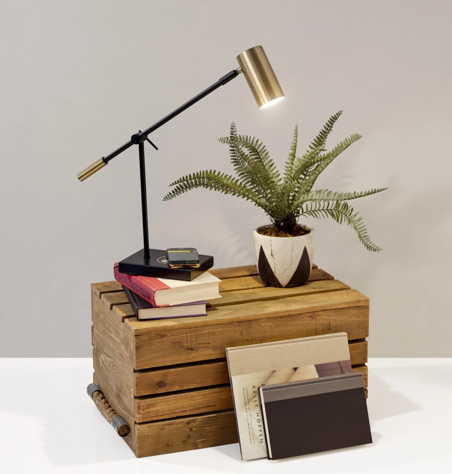 Collette Qi AdessoCharge LED Desk Lamp 7 Collette Qi AdessoCharge LED Desk Lamp - Image 5